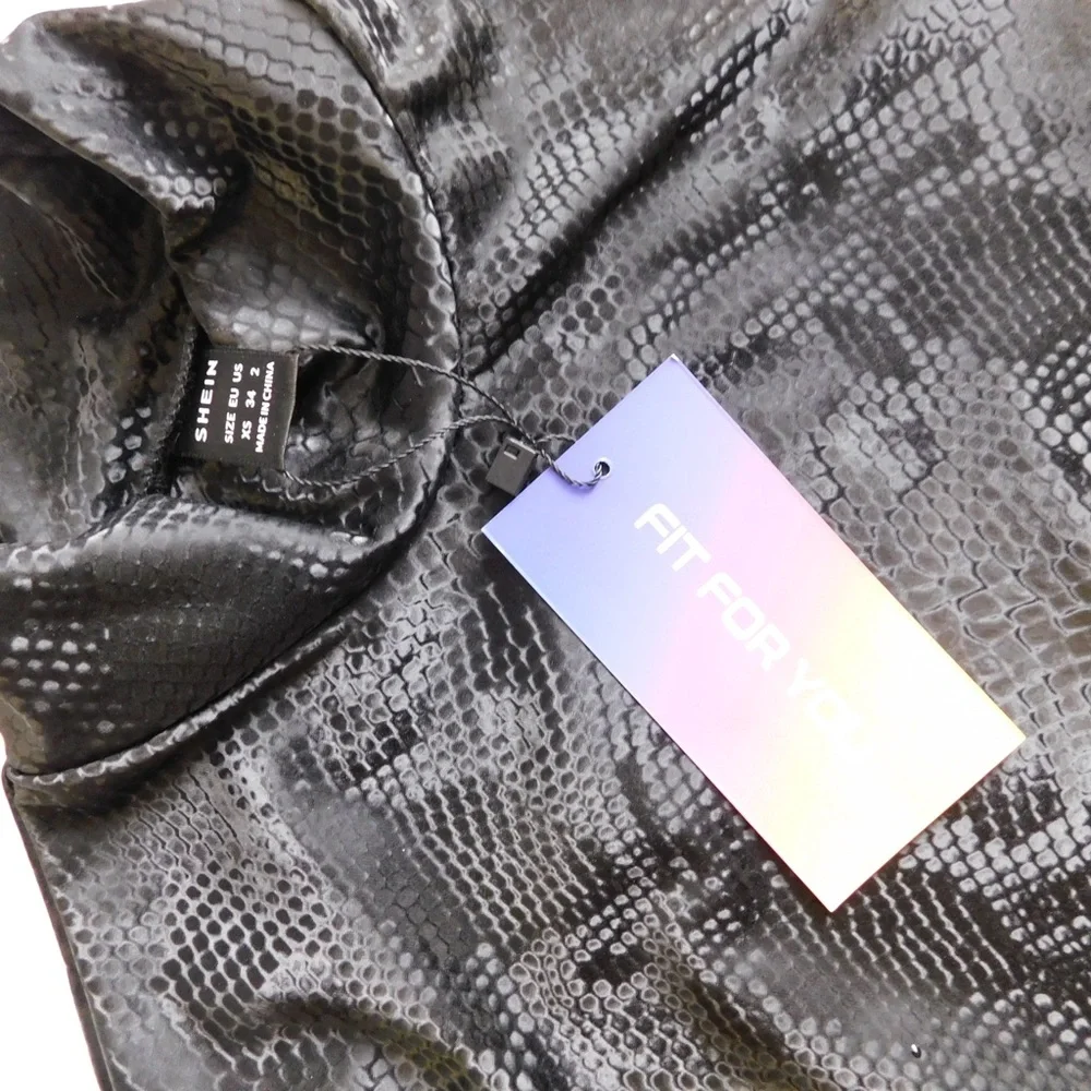 Fitted Snake Print Top (Xsmall) - Picture 7 of 10